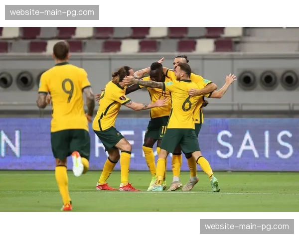 游泳世界杯多哈站首日：澳大利亚选手温宁顿夺得男子400自冠军