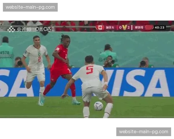 乌龙球！斯图加特后卫回传失误，直接滚入自家球门。